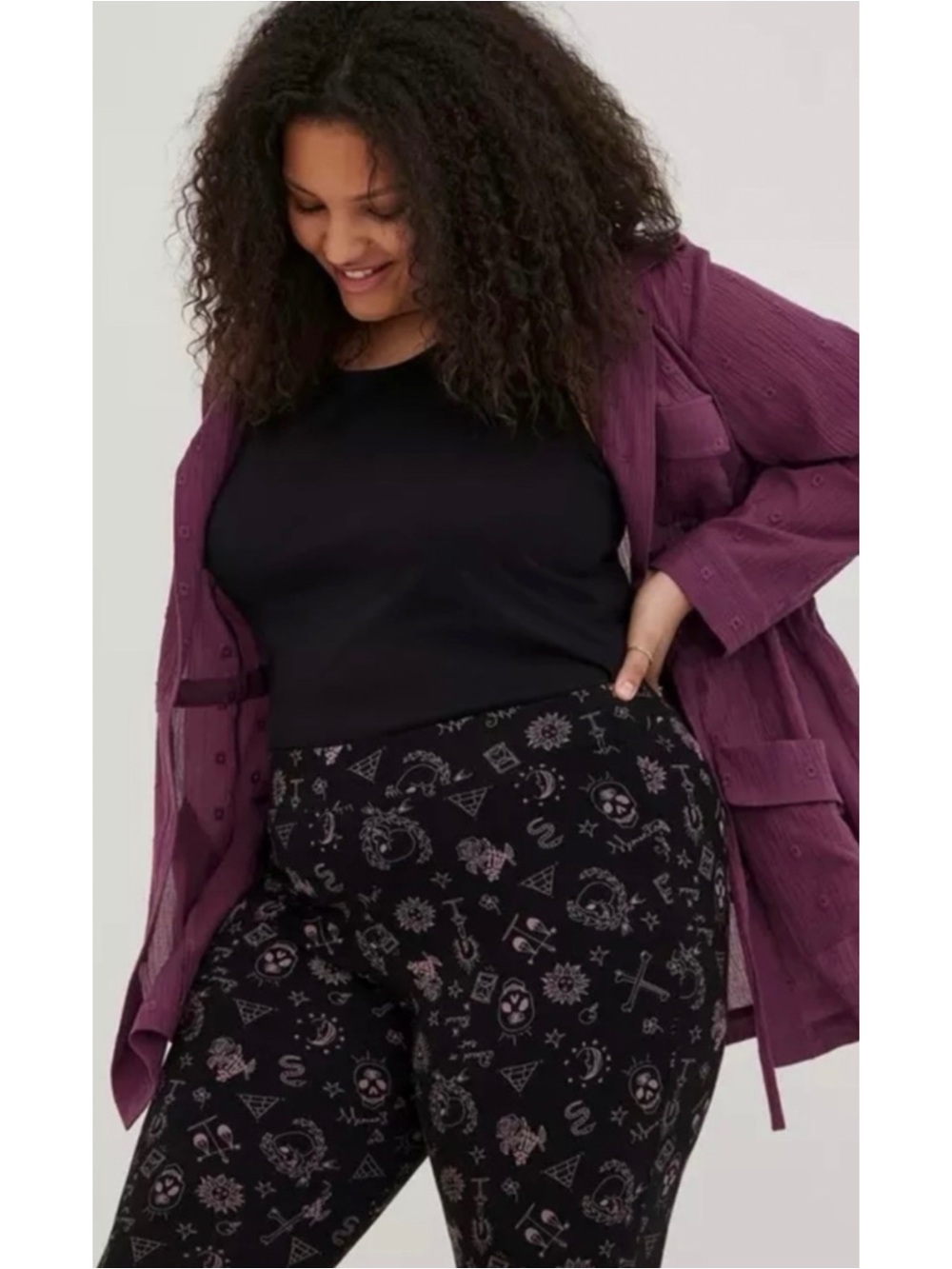 NWT TORRID | Goth Crop Signature Leggings in Gothic Tattoo Sz. 5 or 5x Skulls